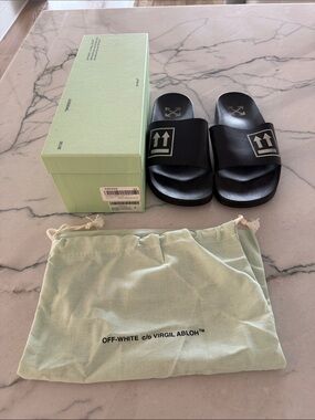 Off-White Black Arrow Logo Slide Sandals for Men